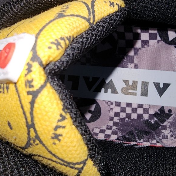 NEVER WORN Airwalk Smiley Face Black and Yellow Boys Skate Shoes 4y - Picture 6 of 9